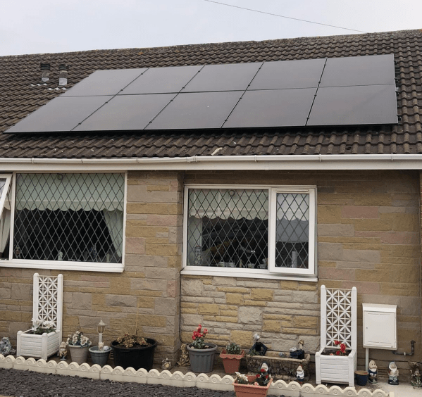 Picture of house with solar panels on roof - City of Lincoln Photo